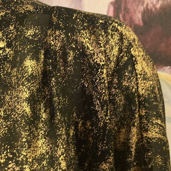 Beautiful black and gold Michael Kors blouse. - Picture 5 of 6